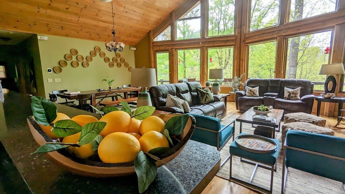 Serene Green - Views, Hot Tub, Full Kitchen, Big Deck, Fire Pit, Hiking, Golf - Maggie Valley, NC
