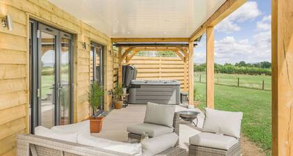 Oak Tree Lodge - UK38383