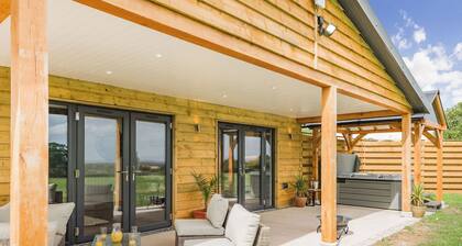 Oak Tree Lodge - UK38383