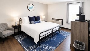 1 bedroom, iron/ironing board, WiFi, bed sheets - Private King Studio Close to the Action and Recently Renovated (Muskegon)