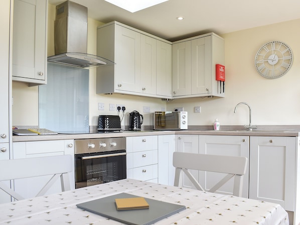 Lave-vaisselle, congélateur