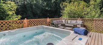 4 bedroom accommodation in Elland