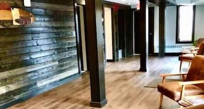 Modern Private Queen Studio Near Downtown Muskegon - Room #5