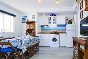 Fridge, microwave, coffee/tea maker, electric kettle