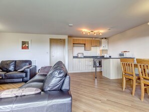 Living area - 14 Red Rock Apartments (Dawlish Warren)