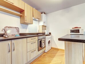 Private kitchen - 14 Red Rock Apartments (Dawlish Warren)