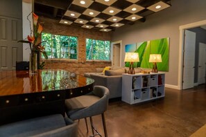 Interior - Incognito #3 : located 1 block from The Scotsman (Laurel)