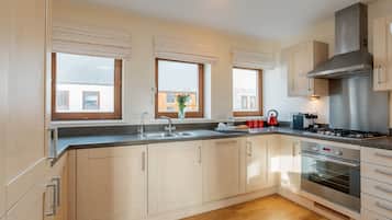 Réfrigérateur, micro-ondes, four, lave-vaisselle