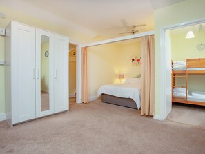 2 عدّة غرف نوم وواي فاي مجانًا وملاءات أسرّة