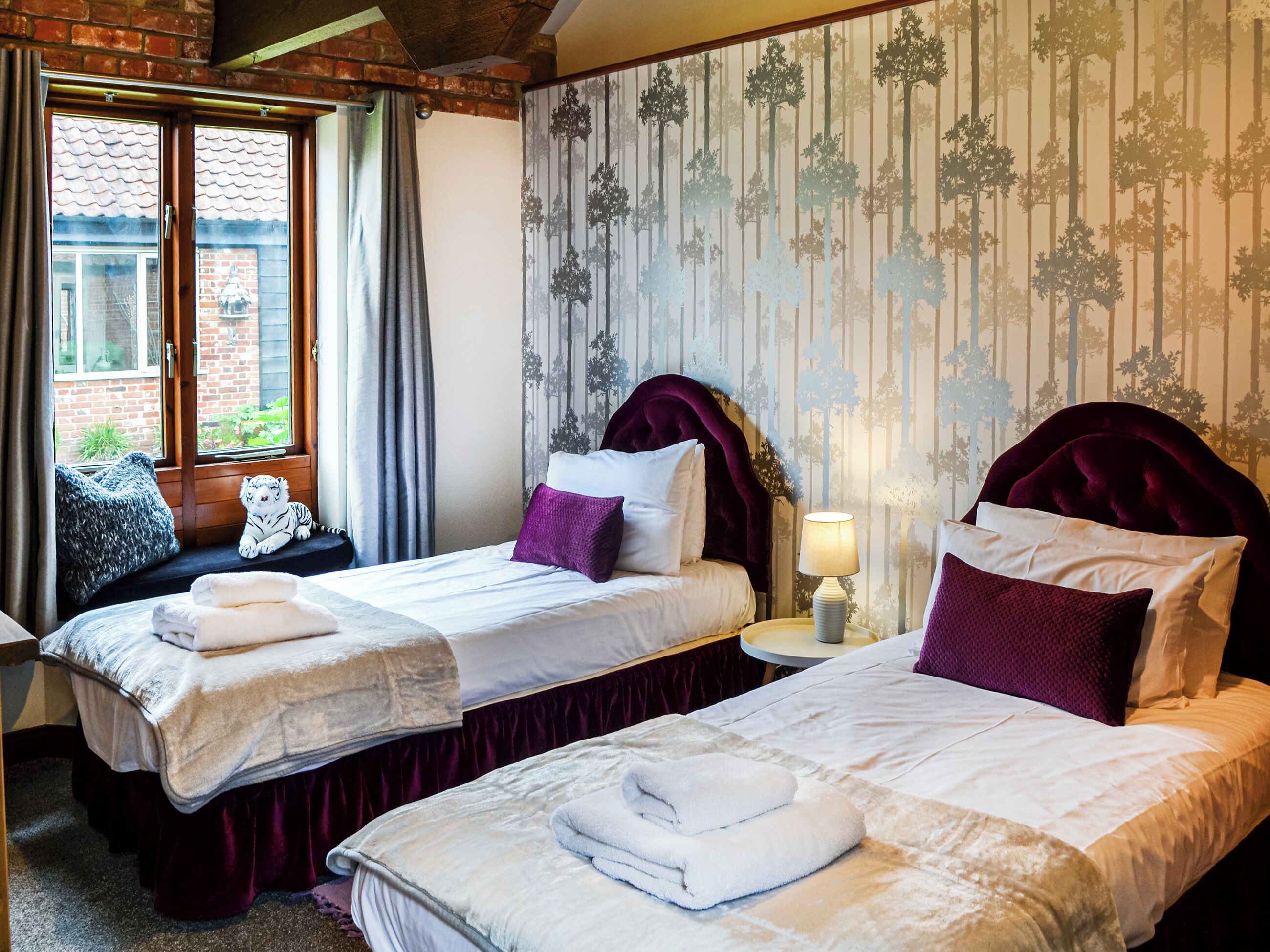 6 bedrooms, free WiFi, bed sheets, wheelchair access