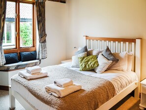 6 quartos, Wi-Fi de cortesia, roupa de cama