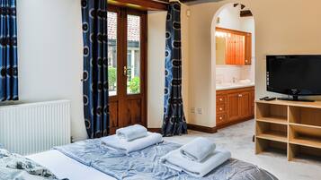 6 chambres, Wi-Fi gratuit, draps fournis