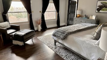 Serenity Suite | Premium bedding, free WiFi, bed sheets