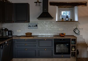 Fridge, microwave, oven, stovetop - Romantic istrian stone house (Pracana, Buzet)