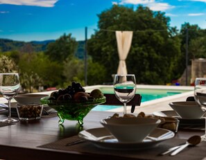 Outdoor dining - Romantic istrian stone house (Pracana, Buzet)