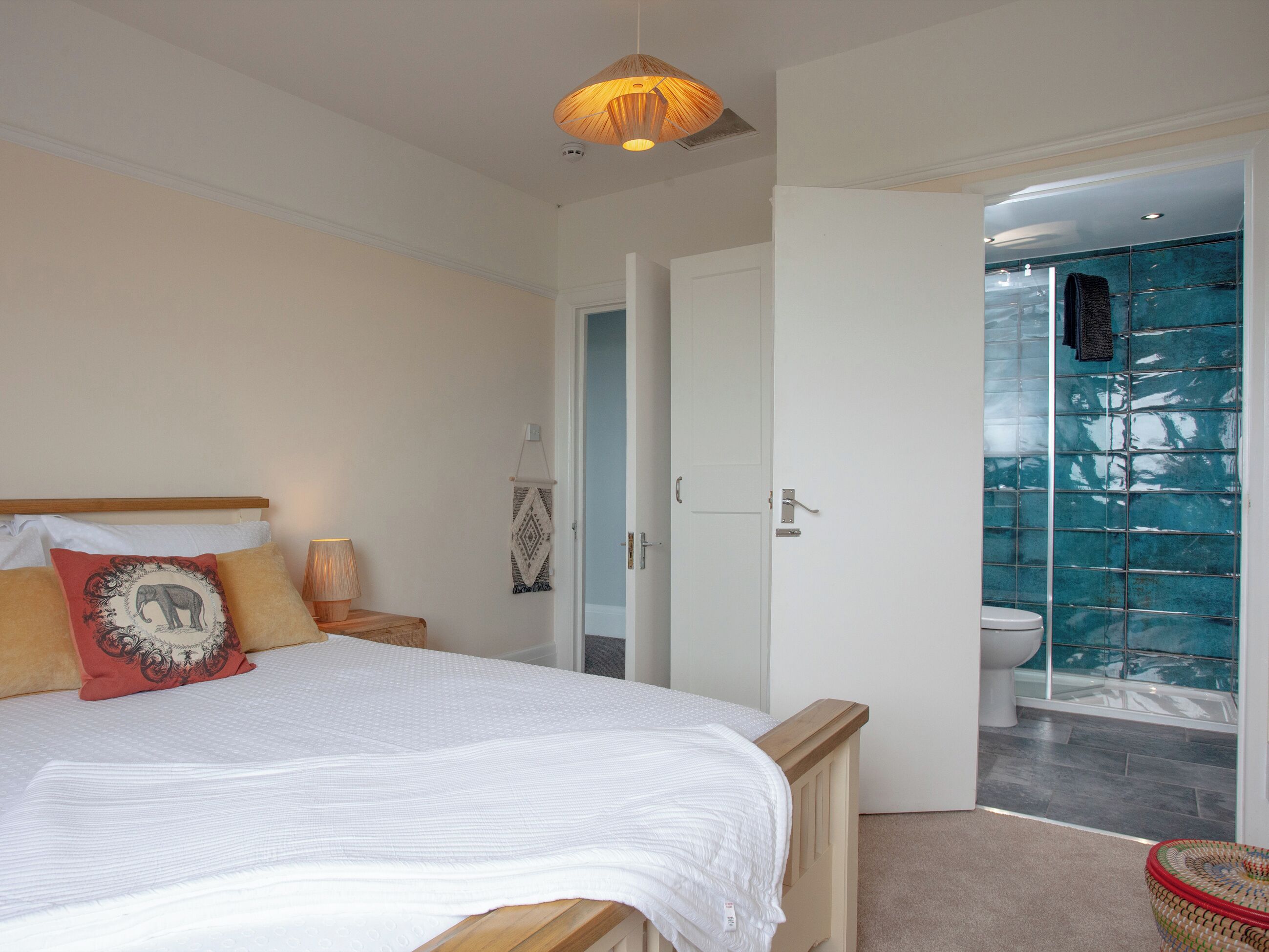 5 dormitorios, wifi gratis, ropa de cama