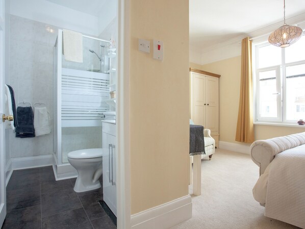 5 chambres, Wi-Fi gratuit, draps fournis