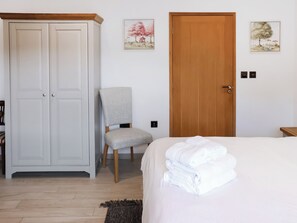 2 bedrooms, free WiFi, bed sheets - Preselli View Cottage - UK37755 (Ludchurch, near Narberth)