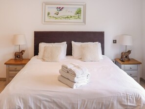 2 quartos, Wi-Fi de cortesia, roupa de cama
