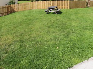 Outdoor dining - Preselli View Cottage - UK37755 (Ludchurch, near Narberth)