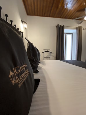 Superior Double Room, 2 Queen Beds (Callejon) | Premium bedding, in-room safe, blackout curtains, soundproofing - Hotel Plata Condesa (Guanajuato)