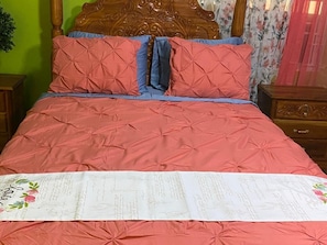 4 Schlafzimmer, Bügeleisen/Bügelbrett, kostenloses WLAN, Bettwäsche