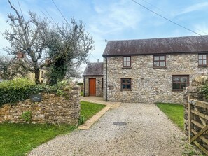 Exterior - Jones' Granary - QC1450 (Gower)