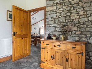 Interior - Jones' Granary - QC1450 (Gower)