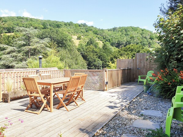 Outdoor dining - 3 bedroom accommodation in Cheddar (Cheddar)