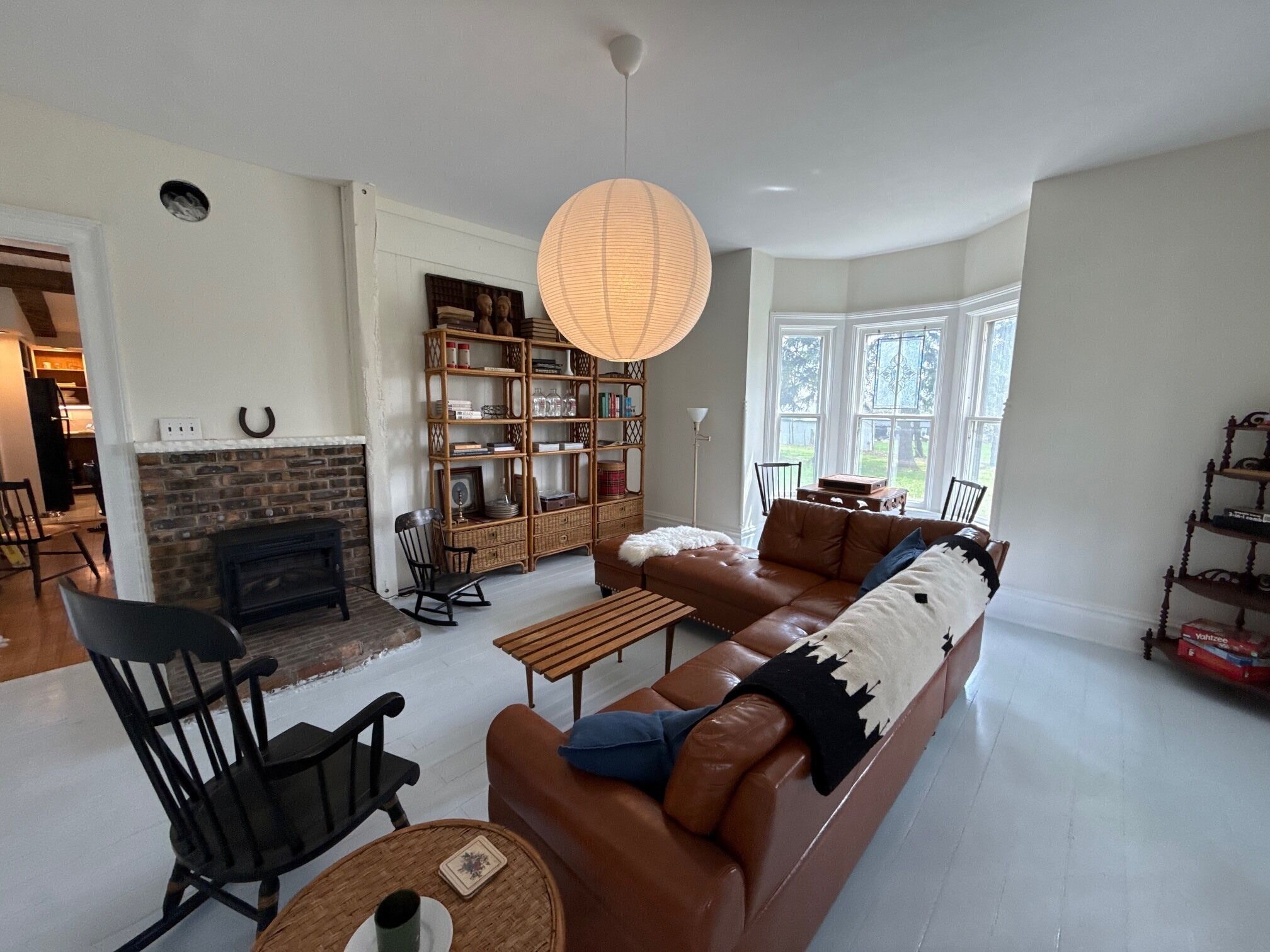 スマートテレビ、暖炉、書庫、ミュージックライブラリ