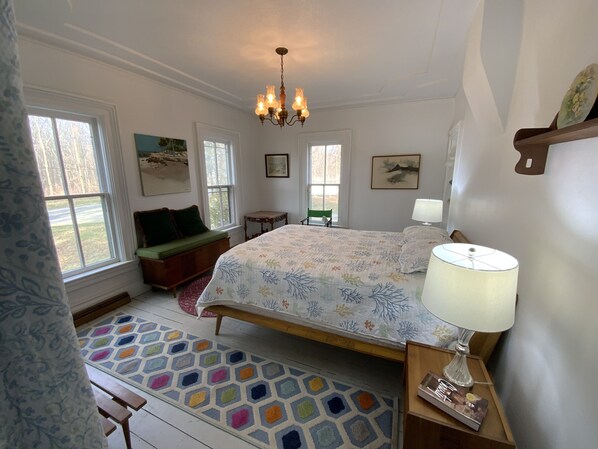 6 bedrooms, iron/ironing board, free WiFi, bed sheets