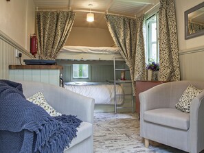 1 bedroom, bed sheets