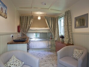 1 habitación y ropa de cama 