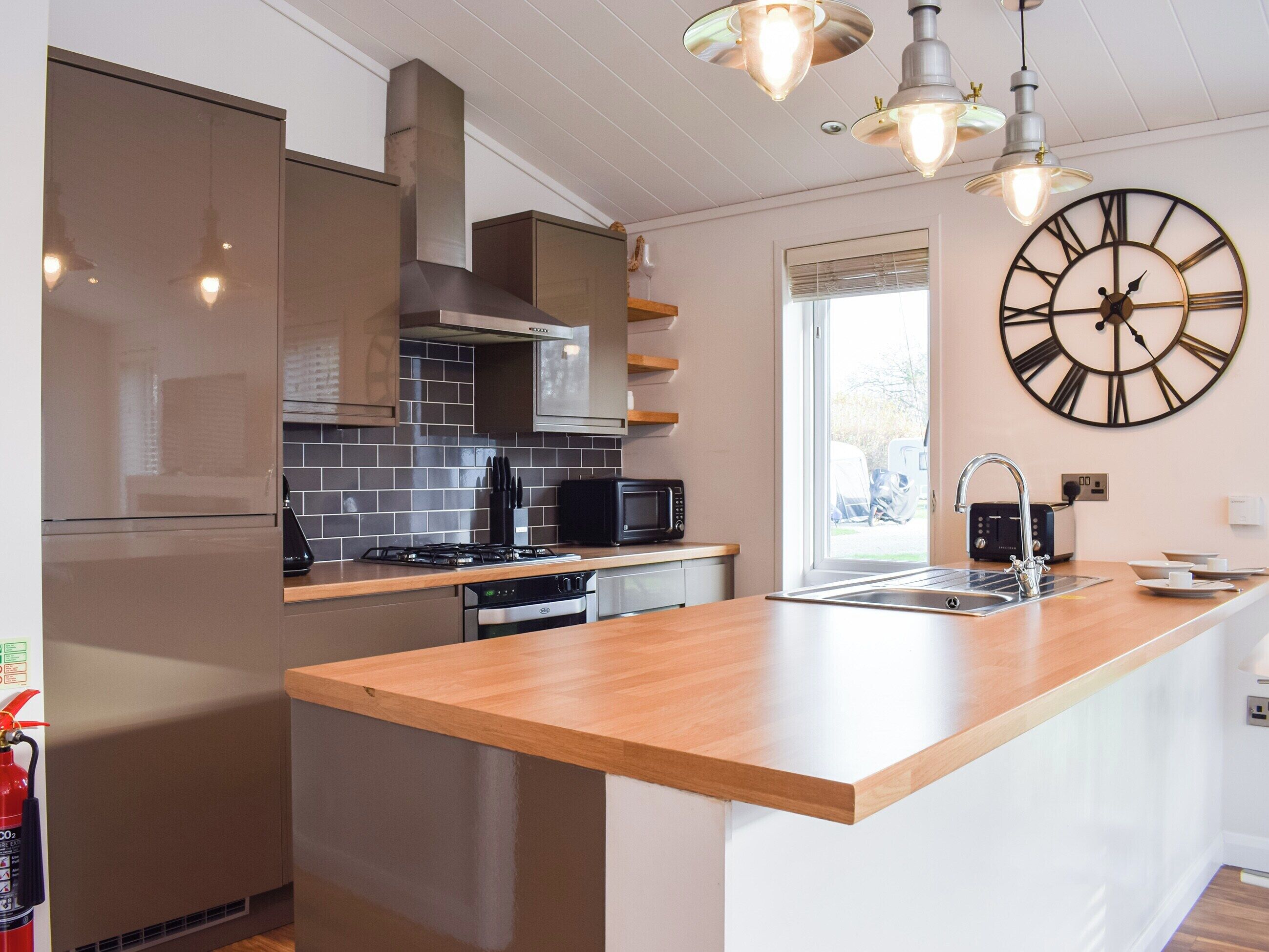 洗碗机、高脚椅