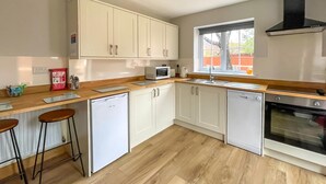 Unclassified image, 2 of 19, button - 1 bedroom accommodation in Child Okeford, near Blandford Forum (Child Okeford, near Blandford Forum)