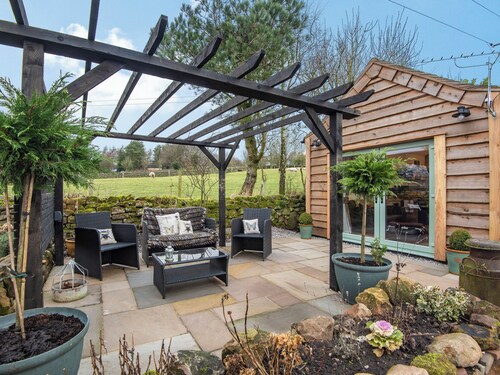 A picture-perfect property to spend your well-deserved break.