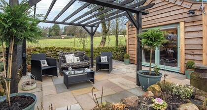 A picture-perfect property to spend your well-deserved break.