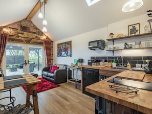 Interior - A picture-perfect property to spend your well-deserved break. (Biddulph)