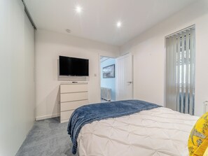 3 bedrooms, free WiFi, bed sheets - 3 Ladyknowe - UK39969 (Moffat)