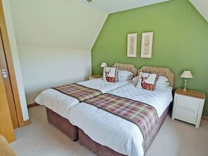 Double bedroom | Hill Cottage, Strathkanaird, Ullapool
