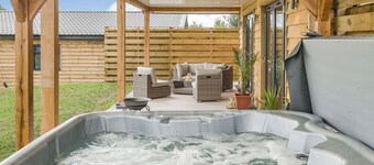 Bramley Lodge - UK38384