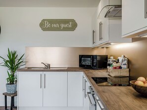 High chair - Bramley Lodge - UK38384 (Lyonshall, near Kington)