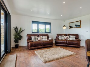 Living area - Bramley Lodge - UK38384 (Lyonshall, near Kington)