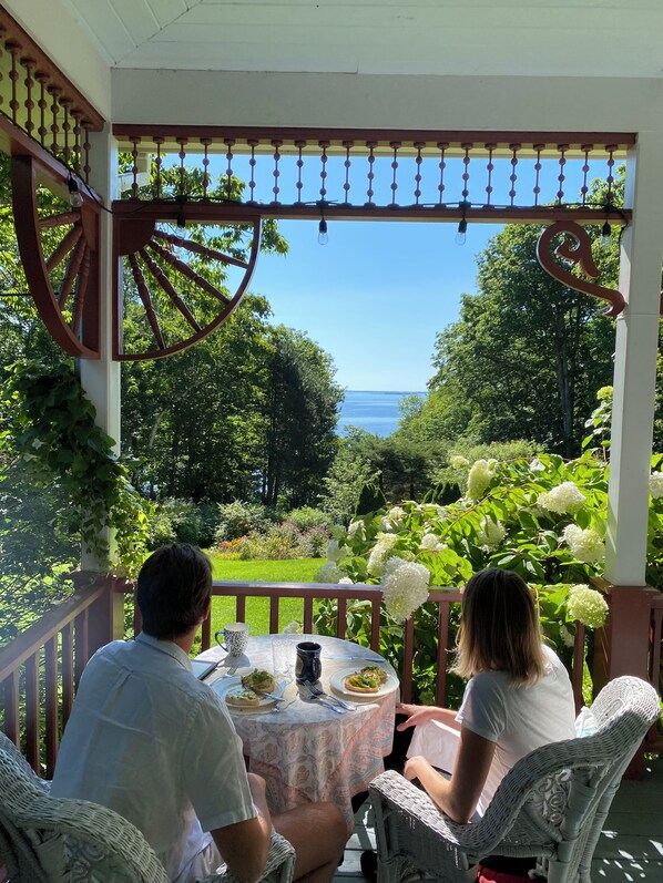 Dining - Victorian By The Sea (Lincolnville)