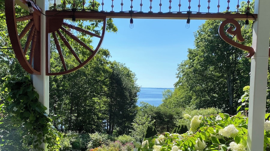 Victorian By The Sea