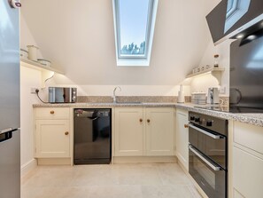 Dishwasher, high chair - The New Inn Barn-UK31813 (Marnhull, near Shaftesbury)