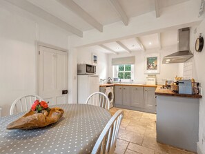 Dining - A beautifully renovated classic Pembrokeshire cottage with original charm. (Solva, Haverfordwest)