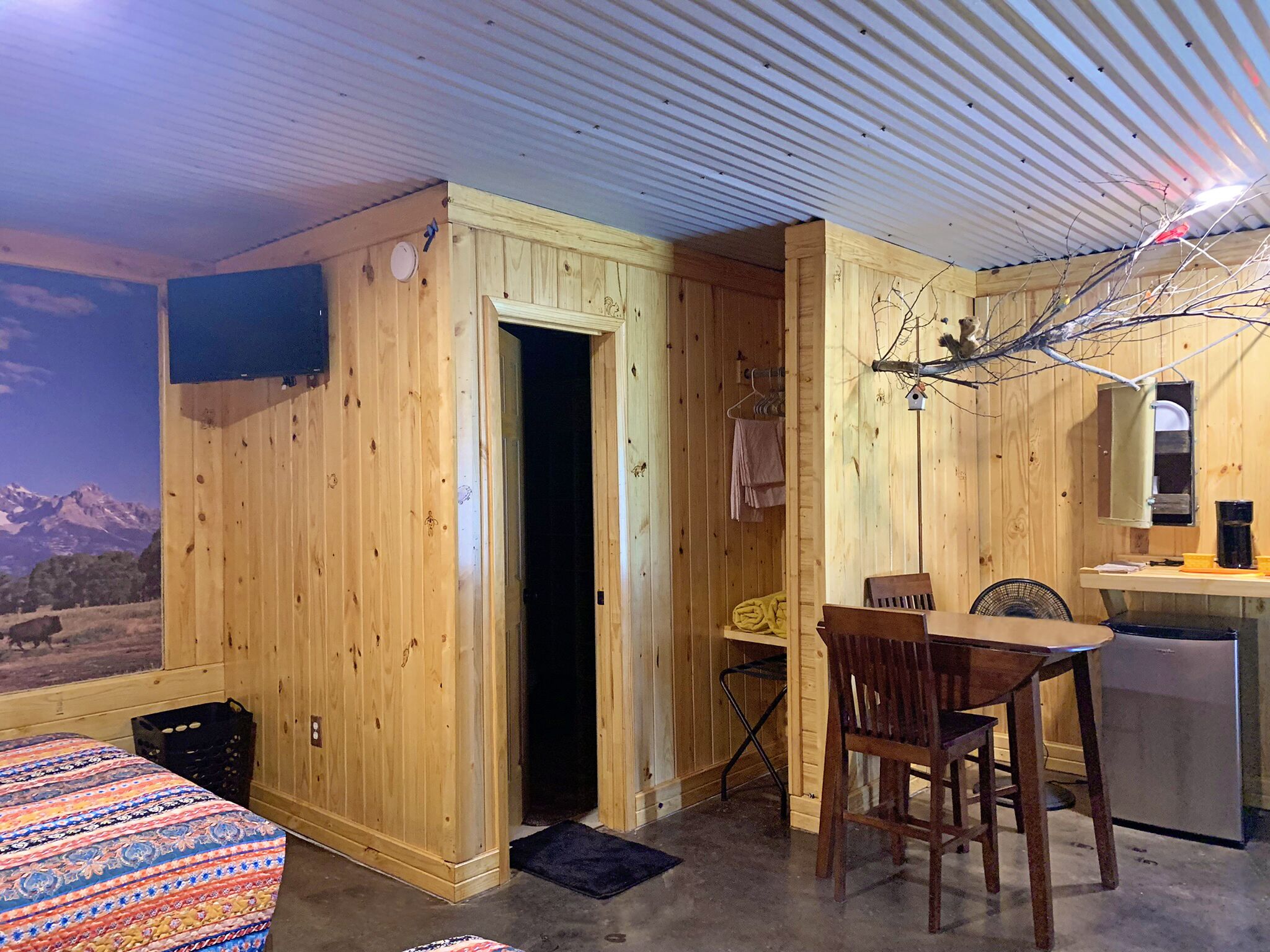 1 habitación, tabla de planchar con plancha, wifi gratis y ropa de cama 