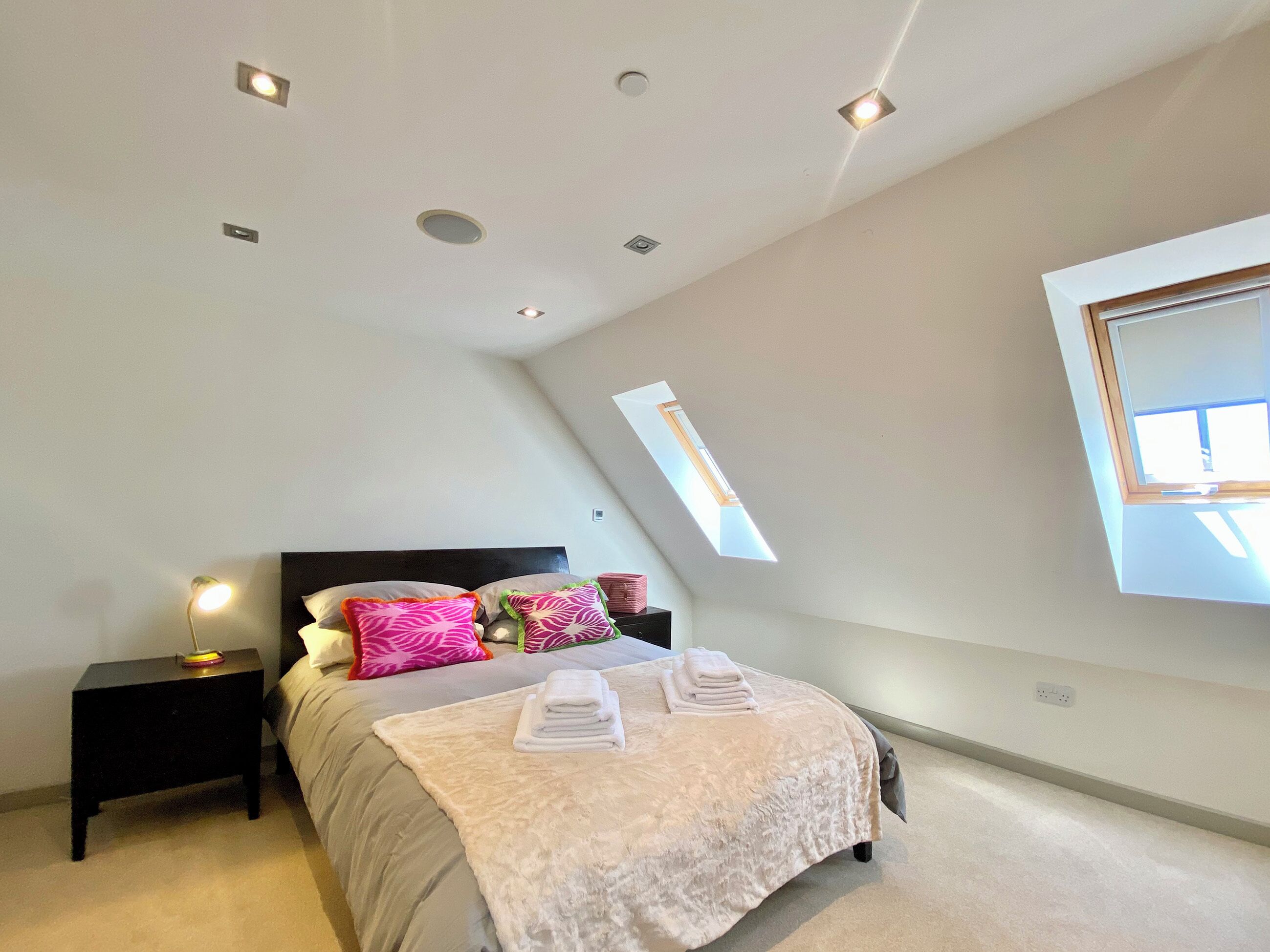 4 bedrooms, free WiFi, bed sheets