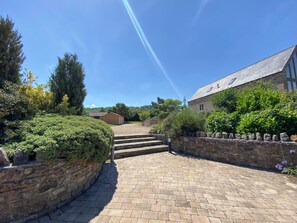 Property grounds - 4 bedroom accommodation in Wells (Wells)